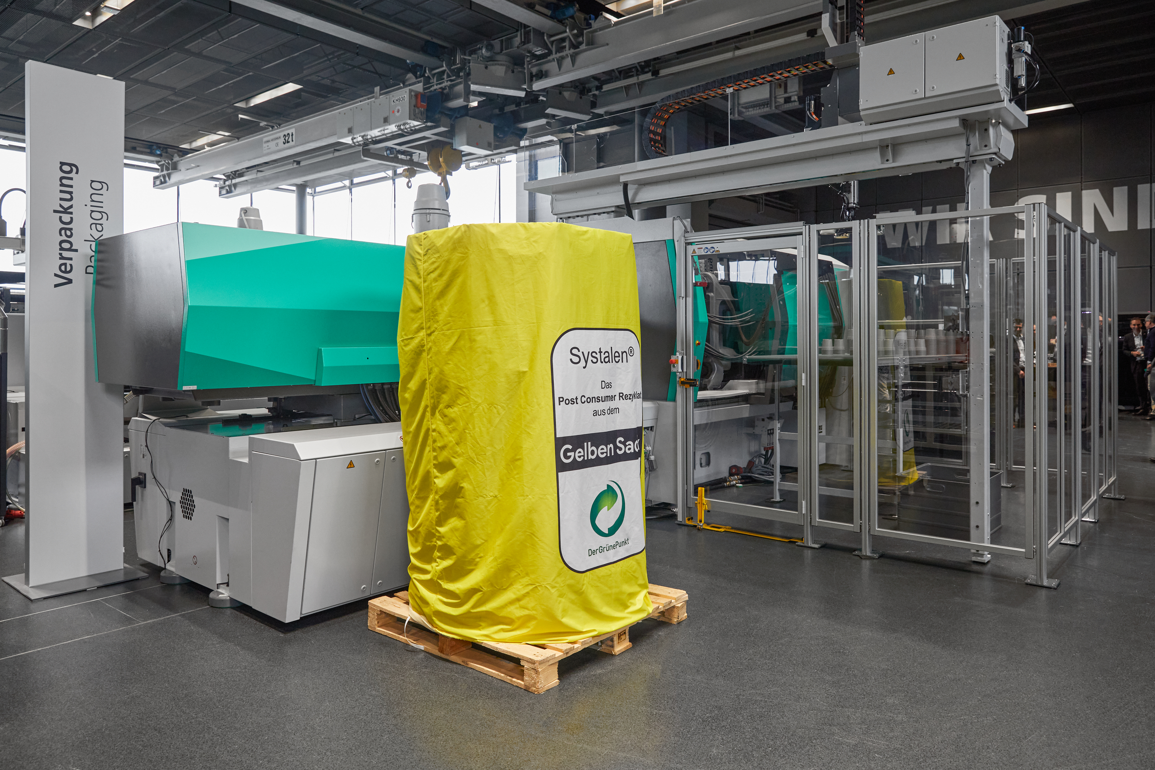 Auf den ARBURG Technologie Tagen wir Systalen® der ARBURG Hochleistungsmaschine Allrounder 720 A „Ultimate“ zugeführt. 